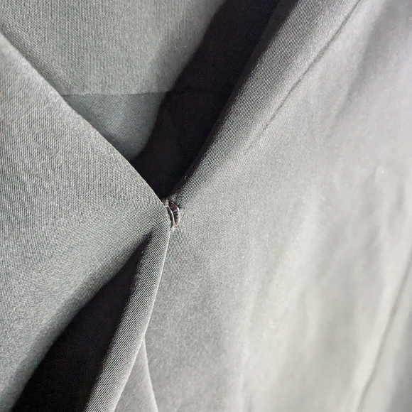 Prologue Medium Dark Olive Green Wrap Front Long Back V-Neck Tunic - Picture 2 of 10